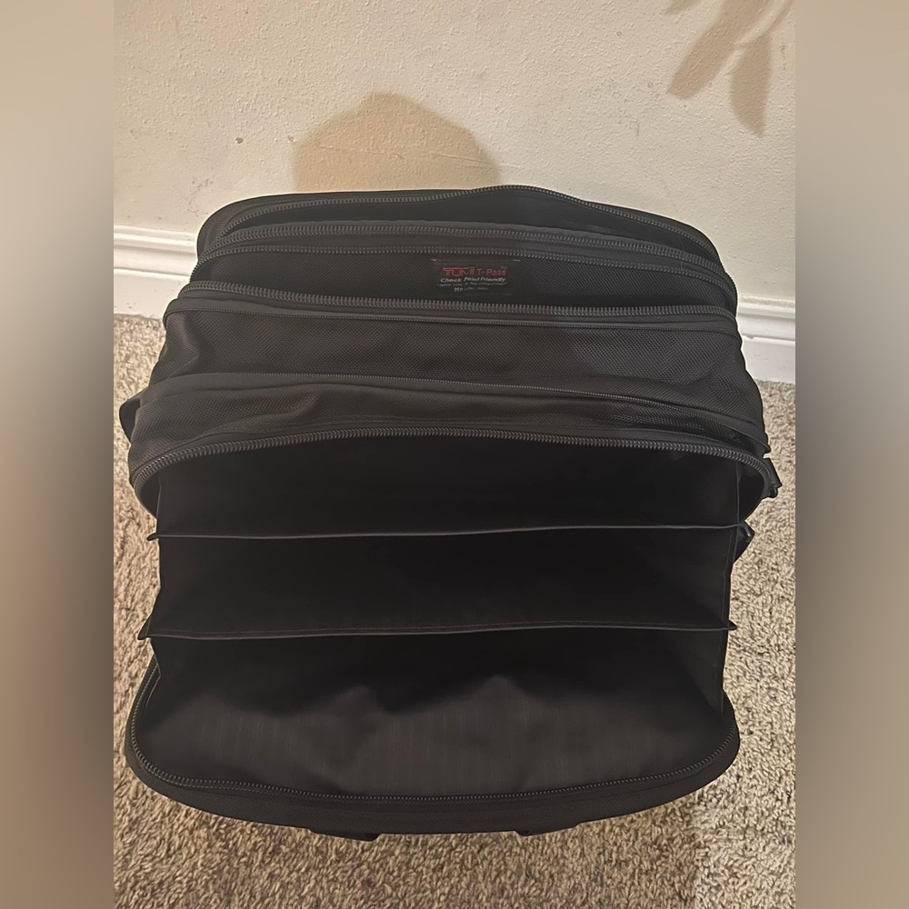 TUMI BRIEFCASE/LAPTOP BAG - Picture 4 of 8